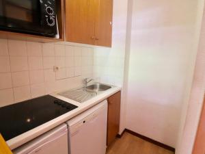 Studio cabine 4 personnes, proche pistes, balcon, animaux acceptés - FR-1-502-421