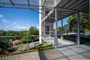 El Faro Containers Beach Hotel