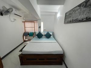 SEBASTIAN TRANSIT KATUNAYAKE