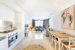 The Salty Lagoon - A Vibrant Retreat by the Water - Rakula