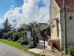 Maisons de vacances Spacious holiday home in Ni vre with a garden : photos des chambres