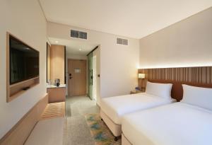 Arabian Park Dubai, an Edge by Rotana Hotel