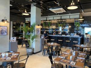 Restaurant, Acro Residences in Malolos