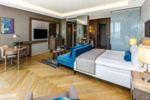 Deluxe King Room with Garden View room in Sirene Luxury Hotel Bodrum