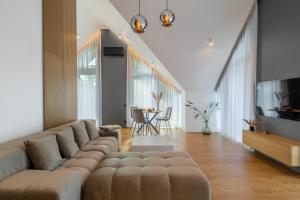 HolidayPlus Multiple Apartments, By Cohost