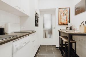 Sleek Studio minutes away from Deutsches Eck