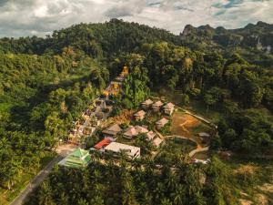 Baan Phuvara Retreat - Romantic Jacuzzi Mountain View Villas