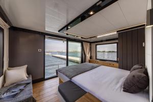 Houseboat Nomadream