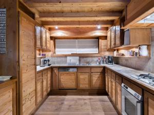 Chalet cosy près des pistes avec sauna et home cinema - FR-1-565-2