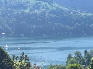 Bergträume mit Seeblick