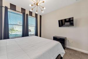 Storey Lake Resort, Private Pool, And Much More!!