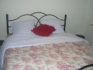 B&B / Chambres d'hotes COTTAGE JUPITER 48 AVENUE DE PUJOLS VILLENEUVE SUR LOT : photos des chambres