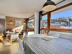 Appartement rénové 34 pièces, grand balcon, 8 personnes, accès pistes - FR-1-455-75