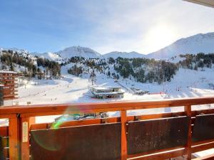 Appartement rénové 34 pièces, grand balcon, 8 personnes, accès pistes - FR-1-455-75