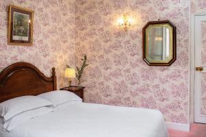 Hotels Hotel des Grandes Ecoles : photos des chambres