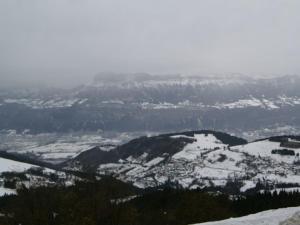 Charmant appartement 3 pièces avec balcon - FR-1-557-91