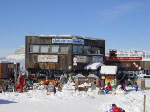 Appartement 3 pièces avec balcon pour 7 pers au pied des pistes - FR-1-557-123