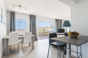 Home2Book Stunning Apartment Rocas Rojas