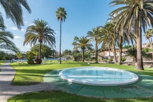 Home2Book Stunning Apartment Rocas Rojas
