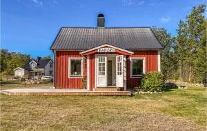 2 Bedroom Beautiful Home In Annerstad - 永比