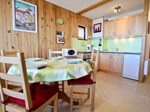 Appartement lumineux près des pistes, 2 pièces, balcon Ouest - FR-1-549-34