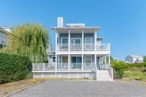 Dune Road House - Yaphank