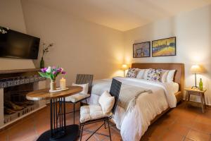 Rooftop Jacuzzi! Country-style 4 Bedroom Cottage