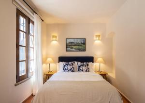 Rooftop Jacuzzi! Country-style 4 Bedroom Cottage