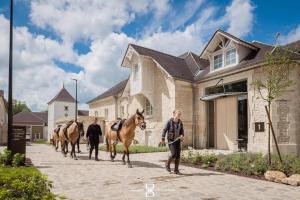 Hotels Le Grand Pavillon Chantilly : photos des chambres