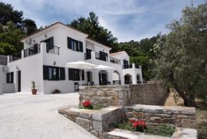 Eri Rooms to Let Ikaria Greece