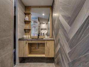 Luxueux Appartement avec Spa et Jacuzzi au pied des pistes à Tignes - FR-1-641-1