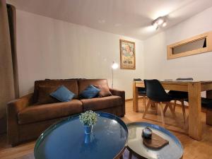 Appartement lumineux près du centre avec parking sécurisé - FR-1-598-58