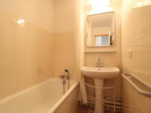 Appartements Appartement Termignon, 2 pieces, 4 personnes - FR-1-508-128 : photos des chambres
