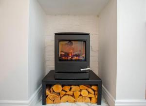 Sophisticated Home with Beautiful & Large Garden