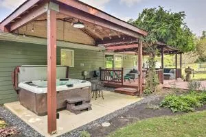 Family-Friendly Brookville Home with Hot Tub! - Centerville