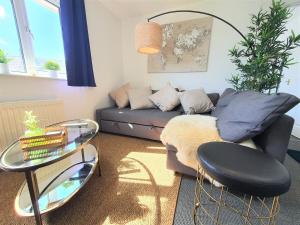 Thesiger Court Apartments - Free Private Parking - by Property Promise