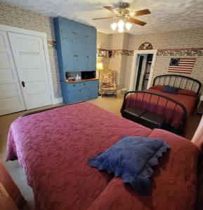 Family Room room in Prairie House Manor Bed and Breakfast