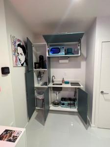 Fun Apartment Studio Queen Bed Downtown 4