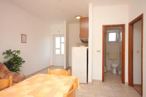 Apartments with parking space Bozava, Dugi otok - 8123