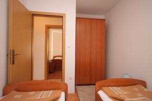 Apartments with a parking space Nerezine, Losinj - 7961