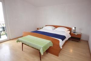 Two-Bedroom Apartment with Balcony and Sea View room in Apartment Kraj 333b
