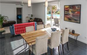 Maisons de vacances Amazing Home In Saint-gnies-de-fonted With Private Swimming Pool, Can Be Inside Or Outside : photos des chambres