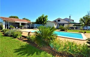 Maisons de vacances Nice home in Mouls with Outdoor swimming pool, WiFi and 3 Bedrooms : photos des chambres