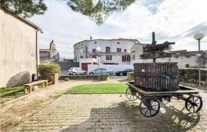 Awesome Home In Villeneuve-Lès-Montréa - Cailhau