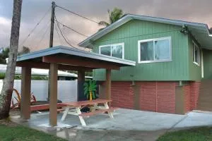 Punalu’u Ocean Paradise - Oceanfront Beach House - Punaluu