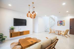 TOKYO 86 PENTHOUSE - Rooftop Garden Central City