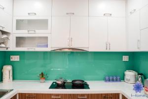 HOME, Apartments for rent in Orchard Park View building wFree Gym&Pool