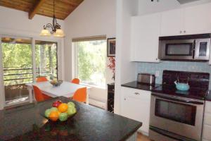 35 Lower Woodbridge Rd Z196 (203090-2371) Condo