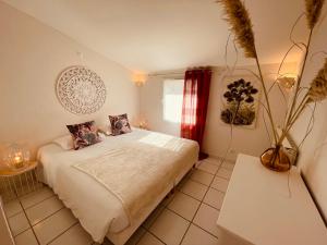 B&B / Chambres d'hotes La Bastide des Bourguets Adults Only, Mont Ventoux : photos des chambres