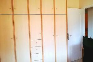 Μεζονέτα 5 υπνοδωμάτια, πλήρως εξοπλισμένη και με φορτιστή ηλεκτρικού αυτοκινήτου